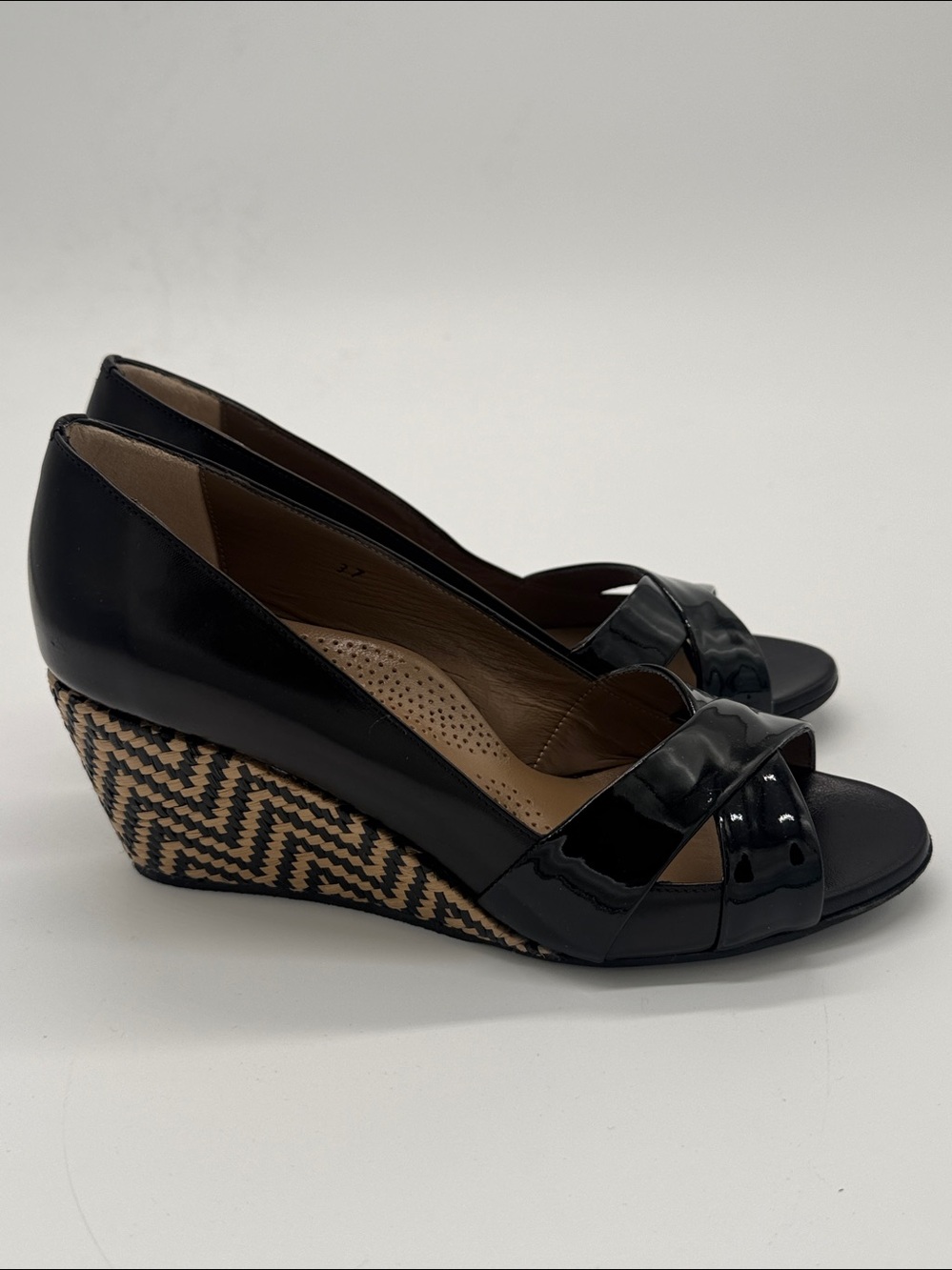 Anyi Lu black leather peep toe wedge heels - Picture 4 of 10